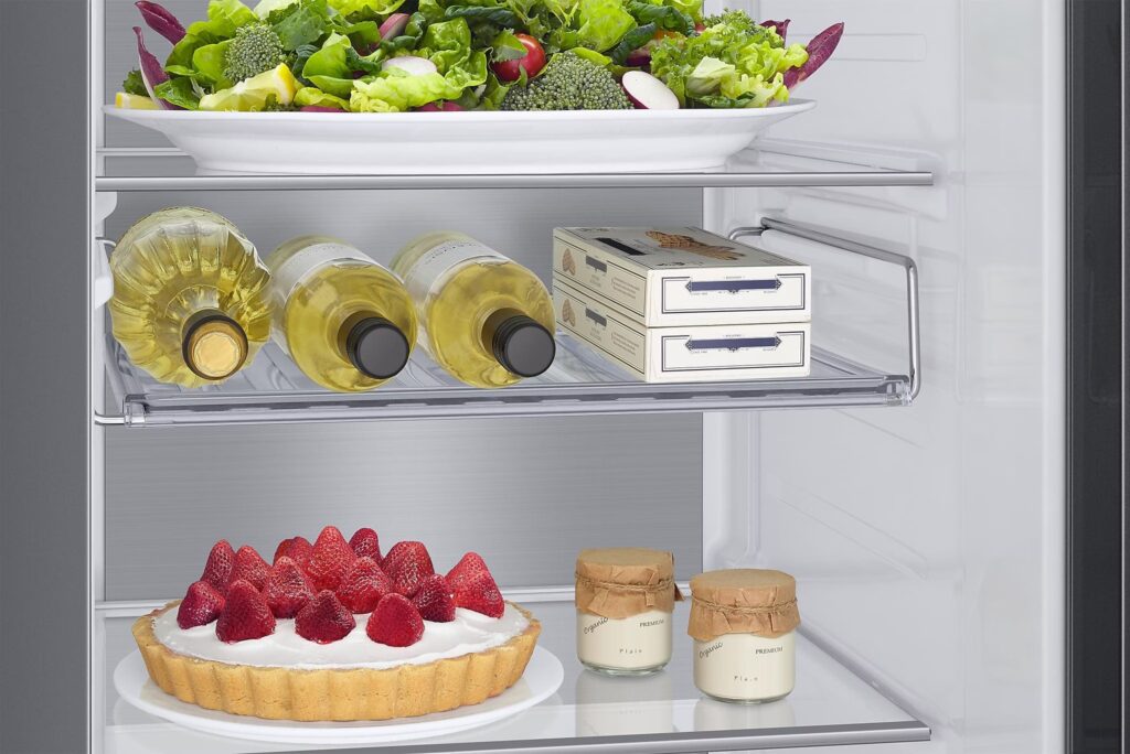 Réfrigérateur Américain Samsung , 178 cm, 635 L, mode Énergie IA, distributeur d'eau et de glaçons, No Frost+, acier noir haut de gamme, RS6GA854CB1/EG – Image 5