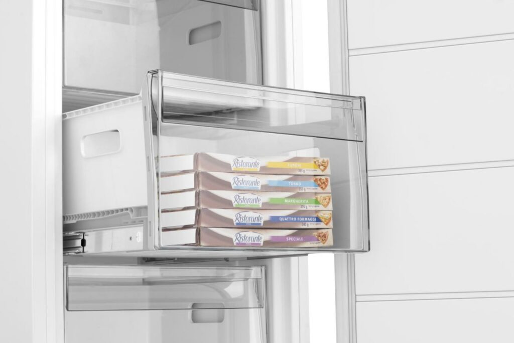 Hisense FT3B213SAWE Congélateur Encastrable Vertical Pose Libre 235 L Blanc Wi-Fi Écran Tactile Intégré – Image 6